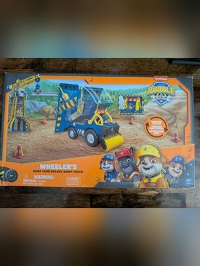 Rubble & Crew Bark Yard Deluxe Dump Truck Construction Vehicle W Figure